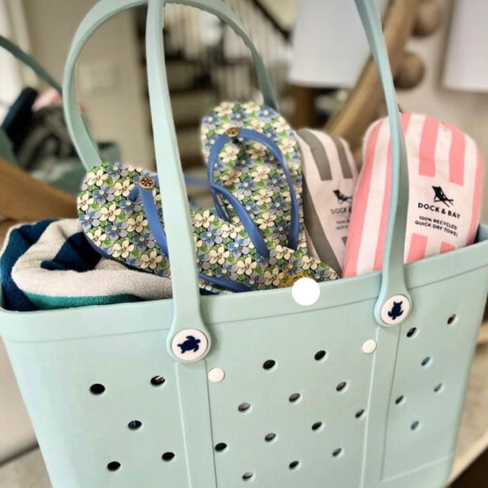 SOLD OUT ONE LEFT IN MY G I V E A W A Y Beach BAGS Retail $89.99 - Picture 5 of 13